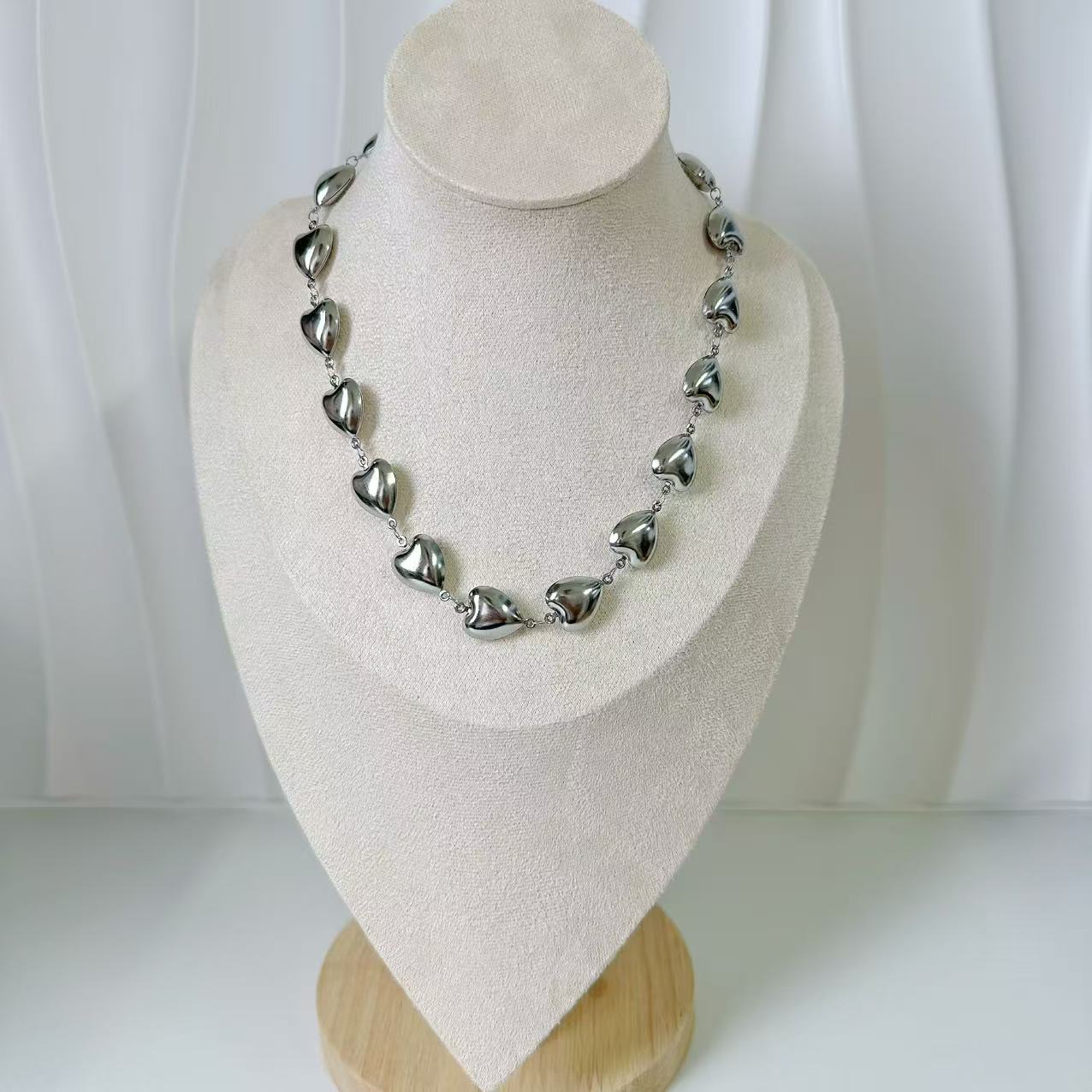 (C117)Collana cuori bombati girocollo in acciaio inox