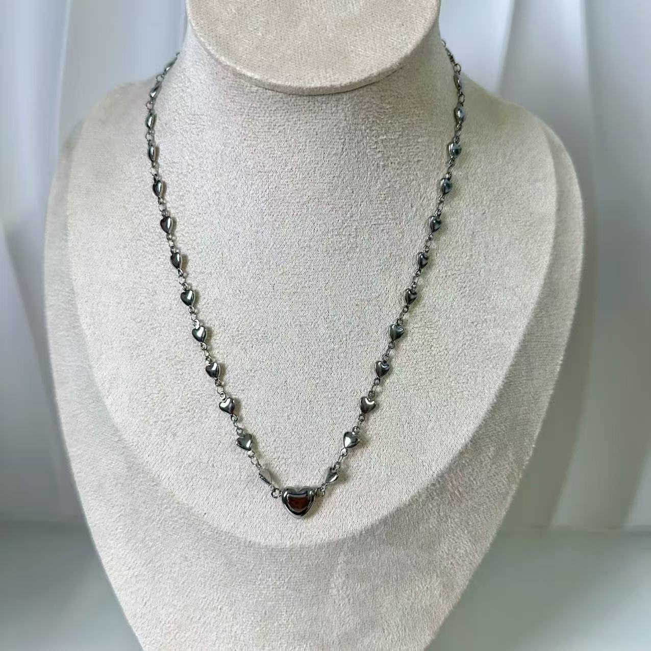 (C119)Collana cuoricini in acciaio inox