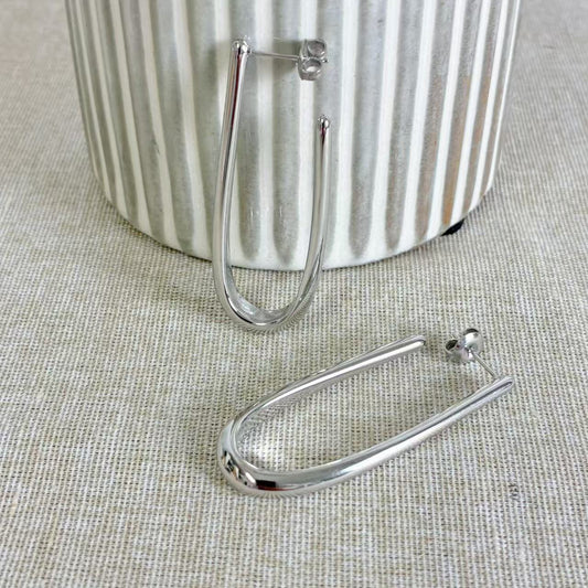 Orecchini “Arco di Grazia” – Eleganza dal Design Contemporaneo