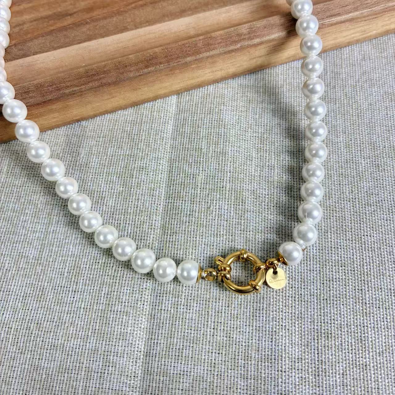 Collana “Perla Moderna”