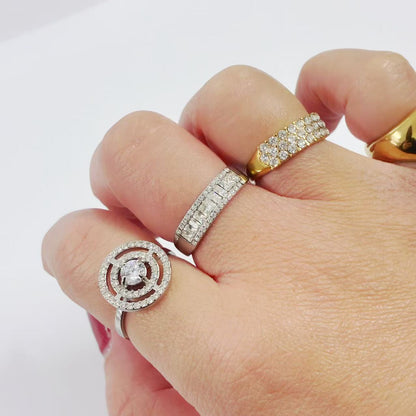 Anello “Linea di Brillanti” – Eleganza Moderna e Luminosità Raffinata