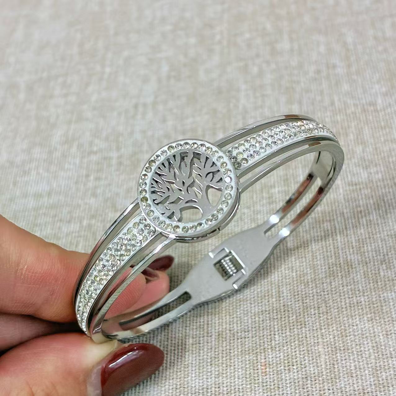 Bracciale rigido Albero Della vita con la chiusura a molla