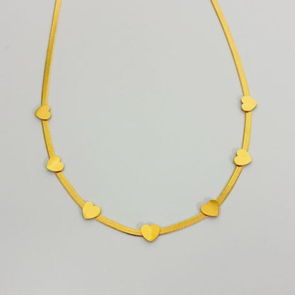 Collana Cuore Minimal in Acciaio Dorato – Eleganza Quotidiana con un Tocco Romantico