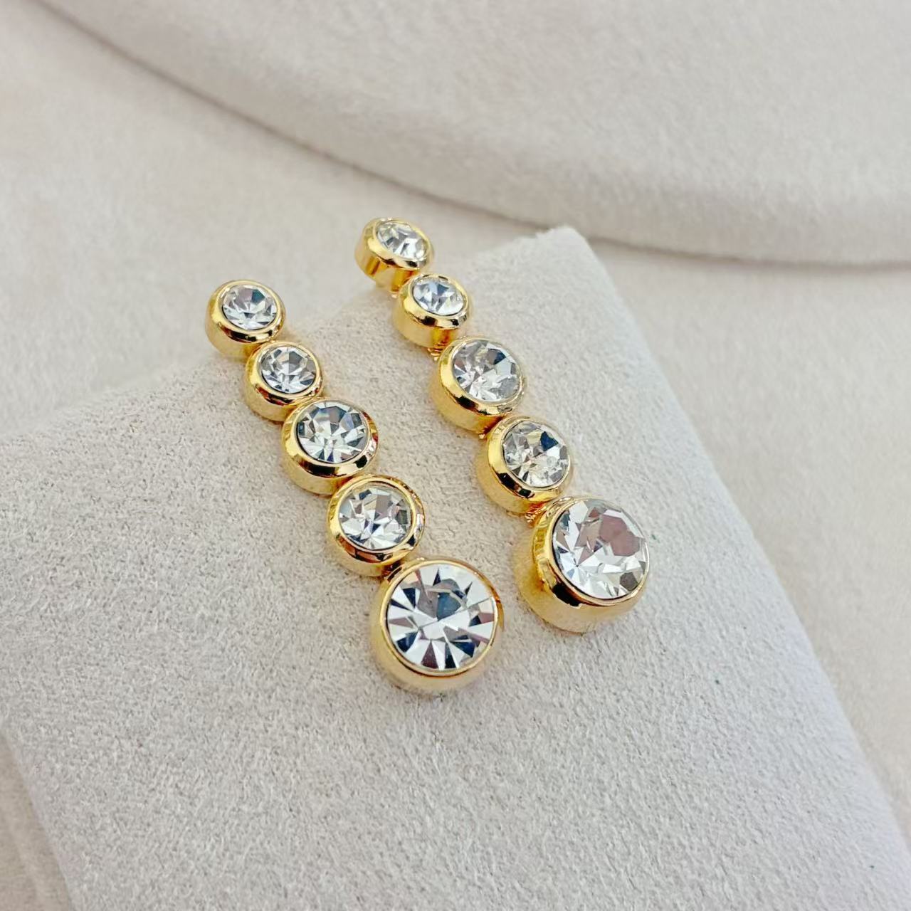 Orecchini con Cristalli a Cascata