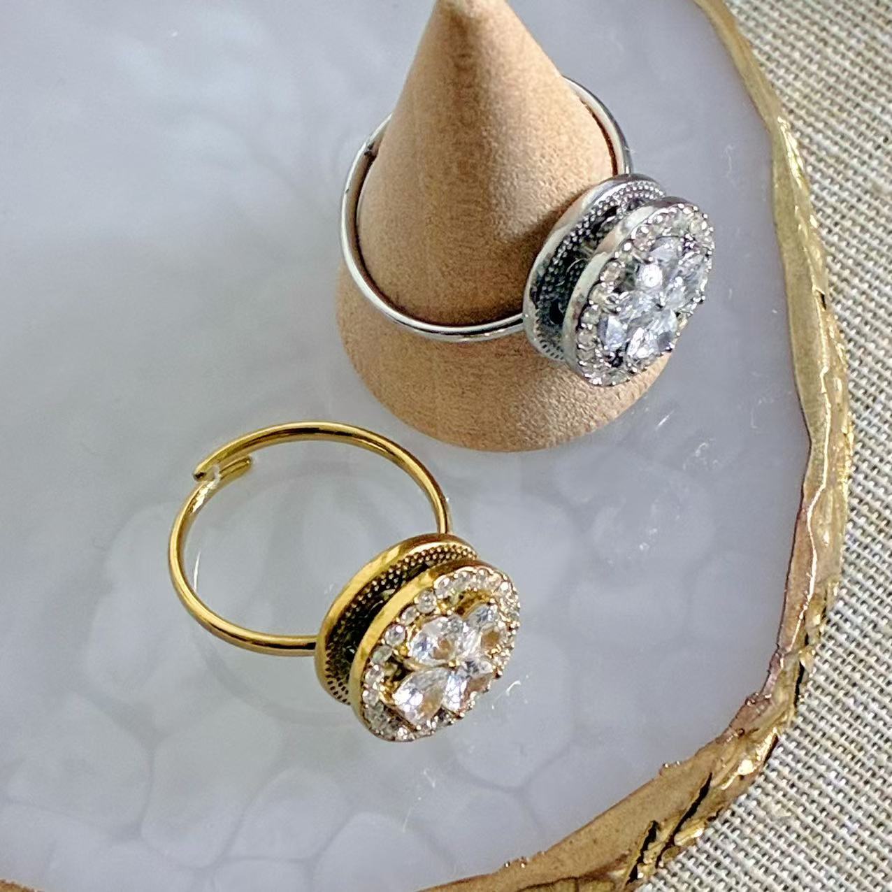 Anello “Fiore Incantato” – Luminosità e Armonia Perfetta