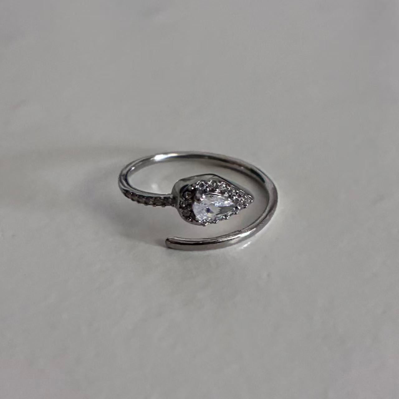 Anello “Goccia di Luce”