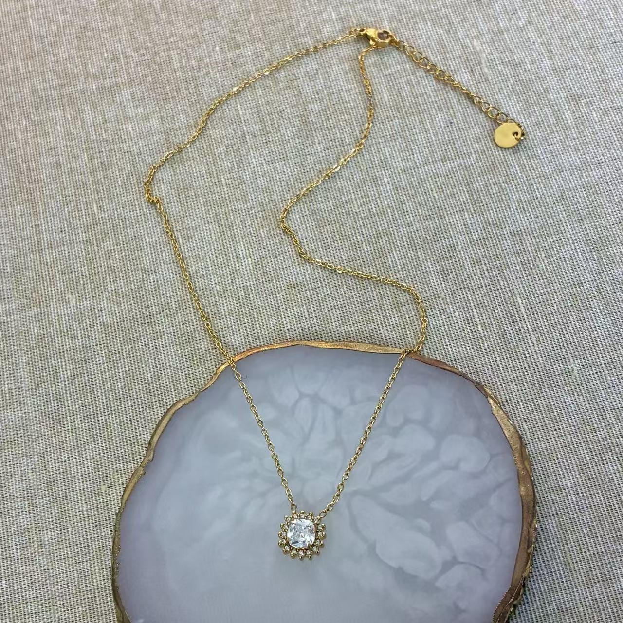 Collana “Aurora” – La quiete che brilla dentro