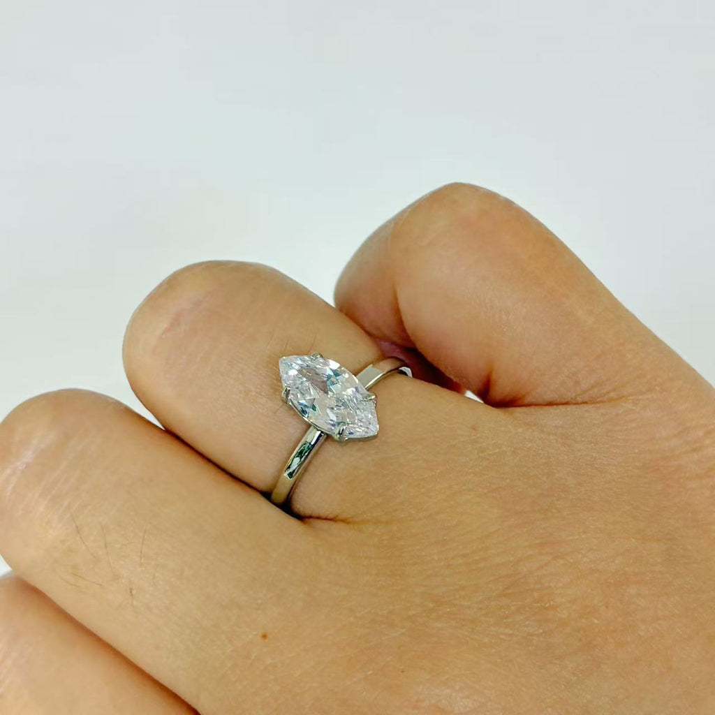 Anello aperto “Luce Navette” | regolabile | in acciaio inox