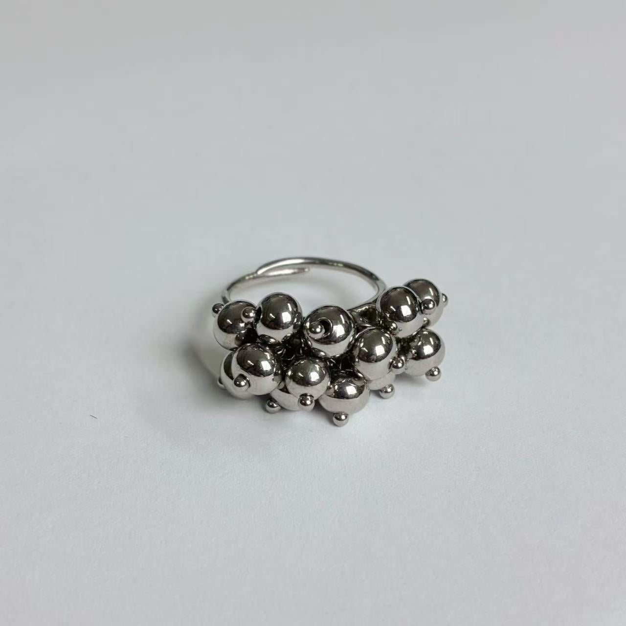 Anello con Sfere Silver – Acciaio Inossidabile