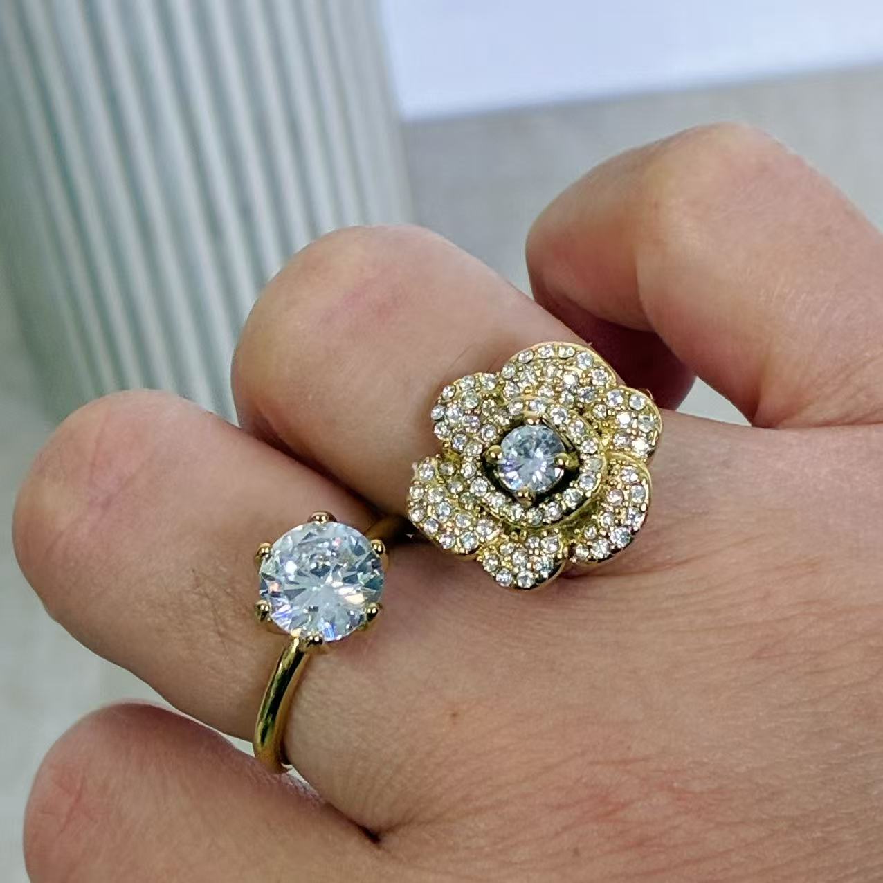 Anello “Fiore di Cristallo” – Raffinatezza che Sboccia