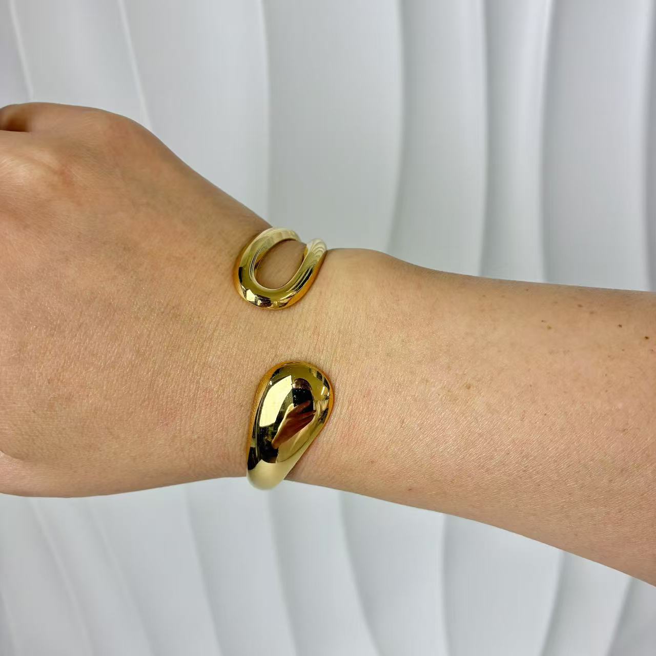 (B151)Bracciale semirigido donna in acciaio inox