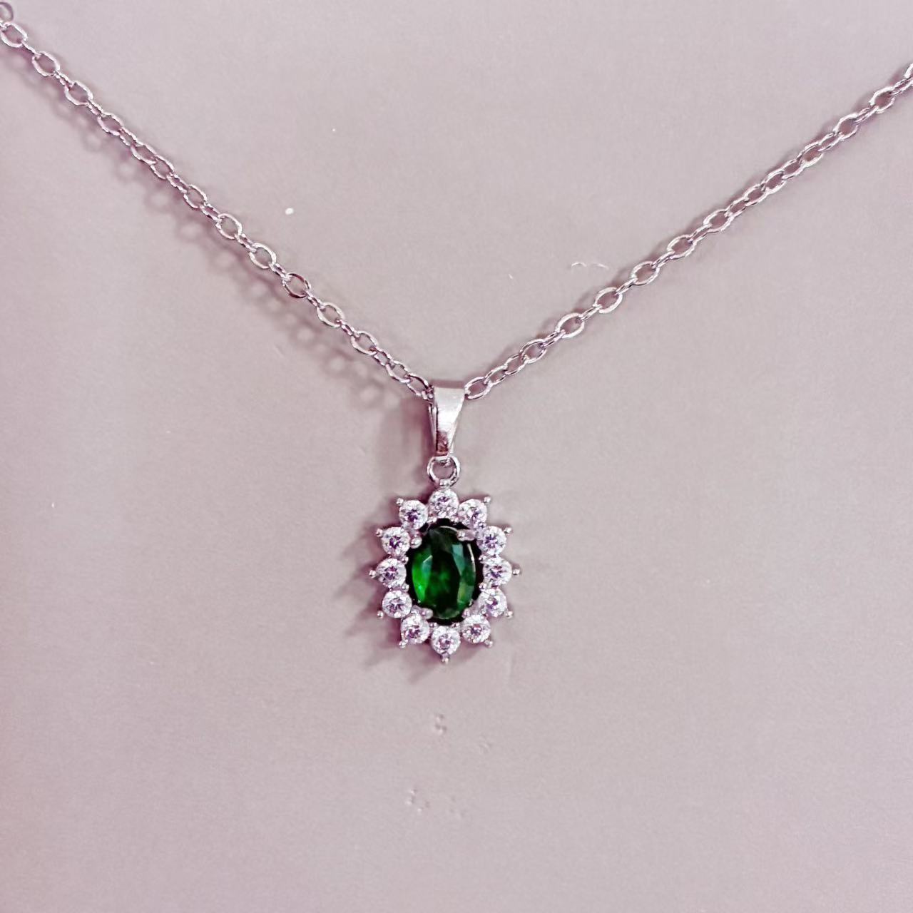 Collana “Regina di Luce”