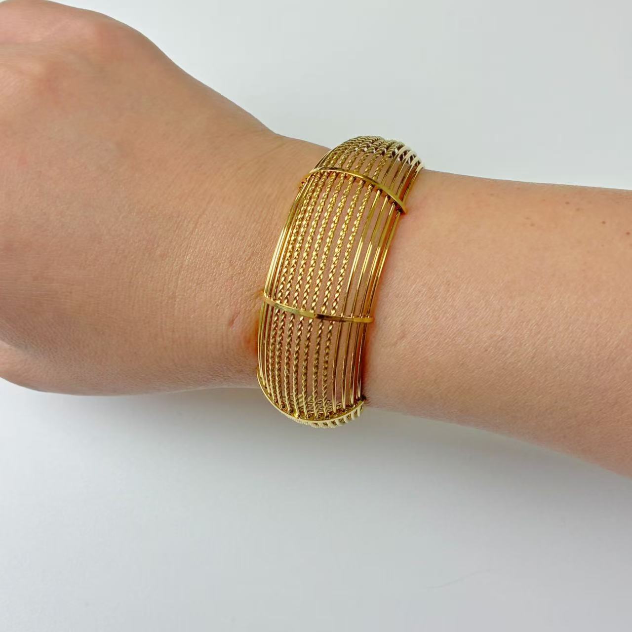 Bracciali semirigidi