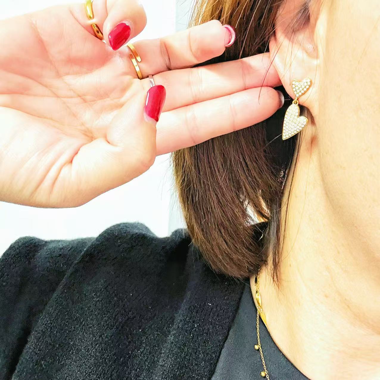 Orecchini “Doppi Cuori Brillanti” – Eleganza Romantica e Luce Raffinata