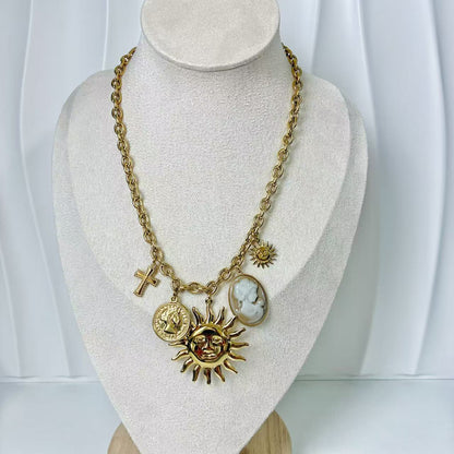 (C243)Collana con ciondoli e cameo in acciaio inox