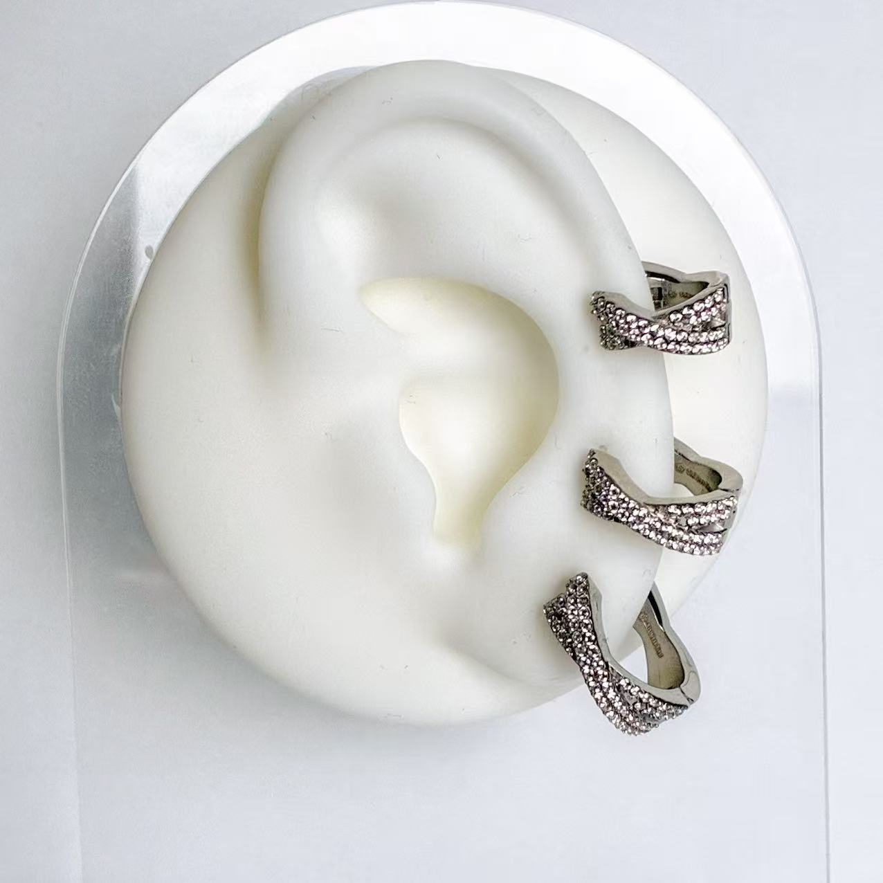 Set 3 Orecchini “Trio Brillante” – 3 Misure, 1 Stile Perfetto