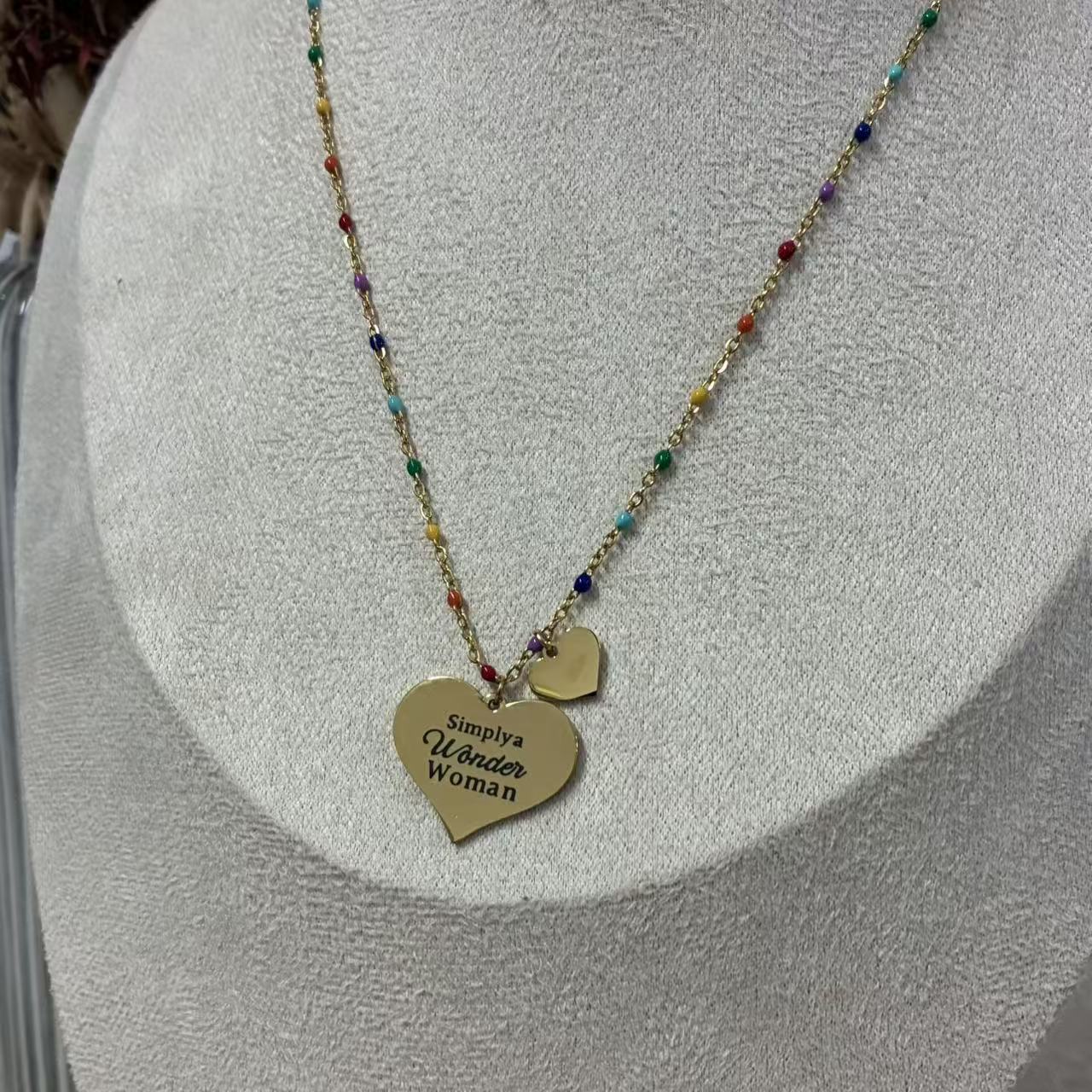 Collana “Wonder Woman” – Acciaio Inossidabile & Catena Multicolor