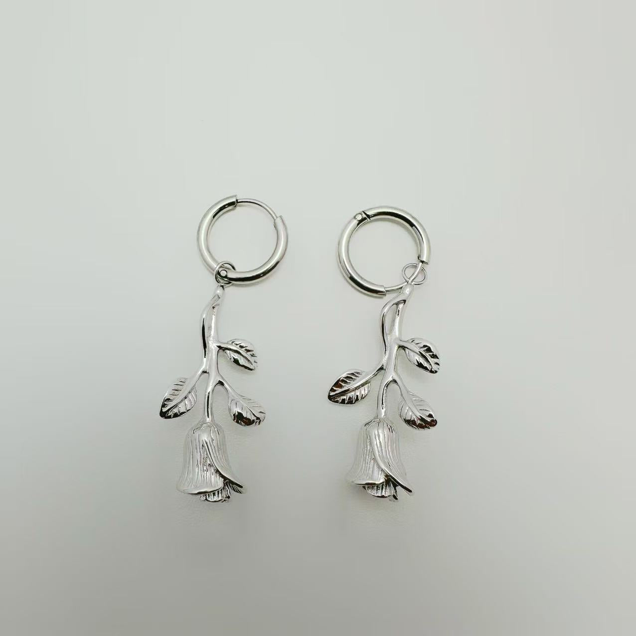 (O153)Orecchini hoop con rose