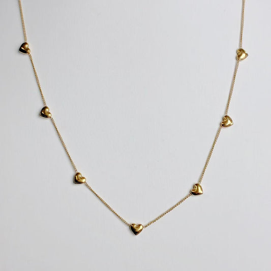 Collana “Cuori Discreti” – Eleganza Sottile dal Fascino Romantico