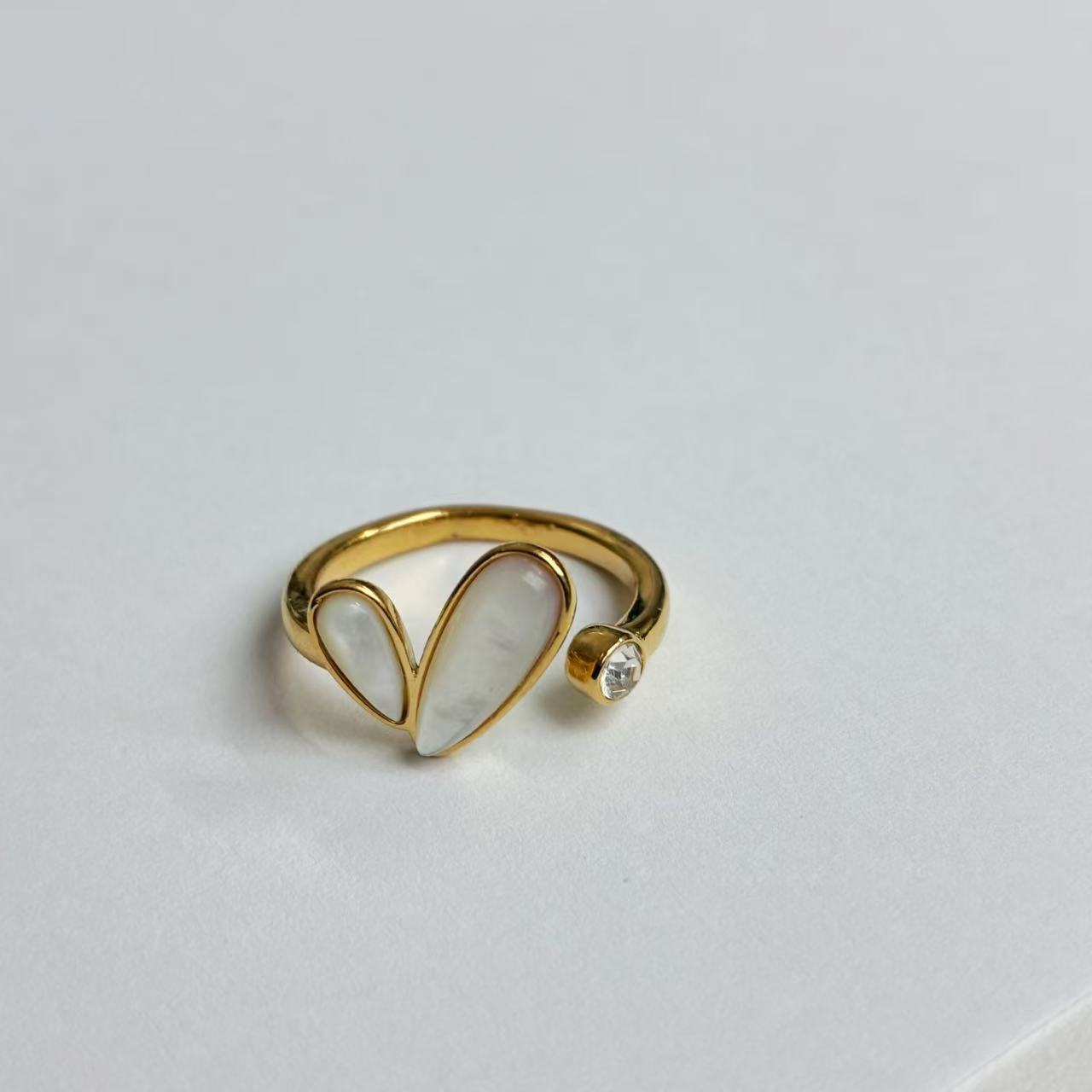 Anello Cuore in Madreperla con Zircone – Acciaio Inossidabile