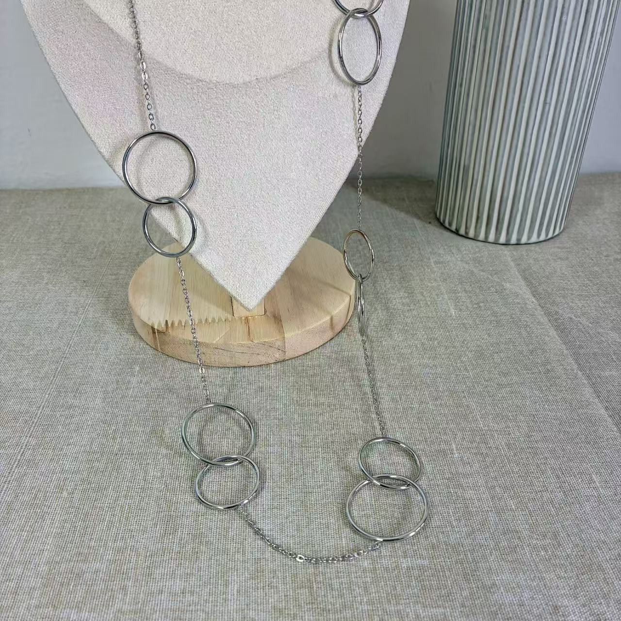 Collana “Cerchi” 90CM – L’equilibrio nel movimento