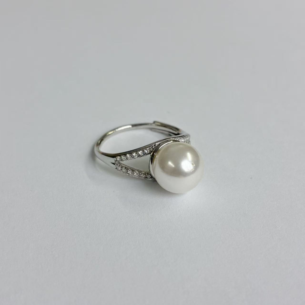 Anello con Perla Classica – Eleganza Senza Tempo in Acciaio Inossidabile