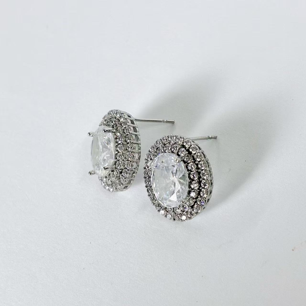 Orecchini “Corona di Luce” – Eleganza Regale e Brillantezza Assoluta