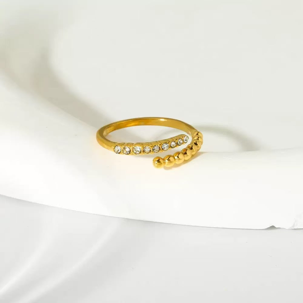 Anello con Zirconi Arcobaleno – Delicato, Luminoso e Moderno