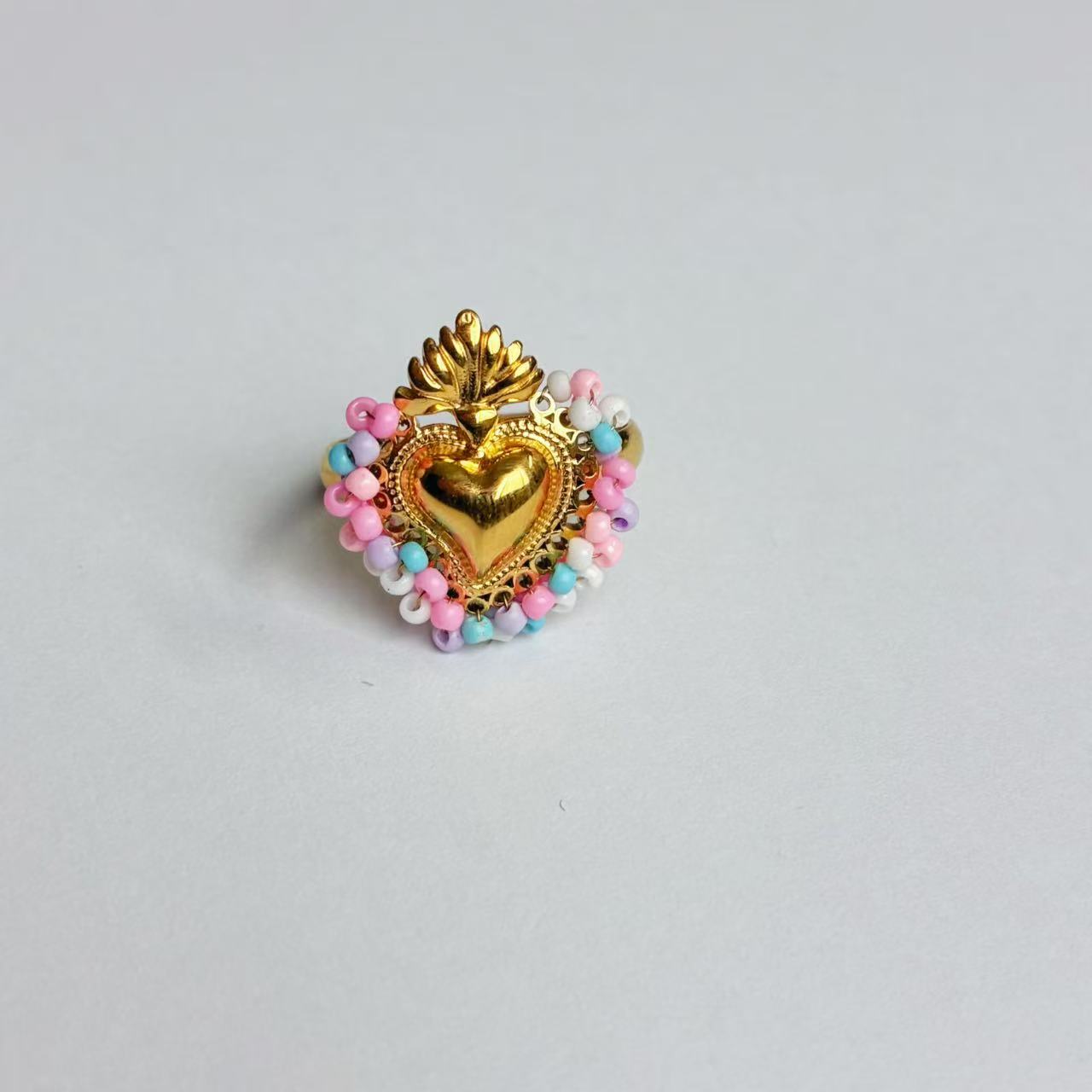 Anello Cuore Dorato con Perline Pastello