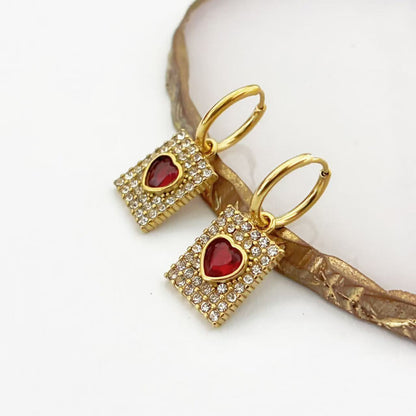 Orecchini Pendenti con Cuore – Eleganza Luminescente