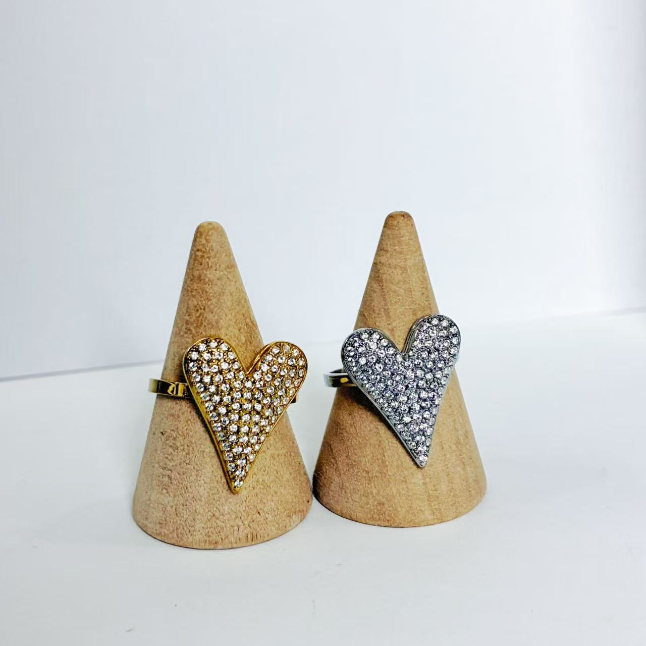 Anello “Cuore Pavé Brillante” – Romantico Statement Luminoso