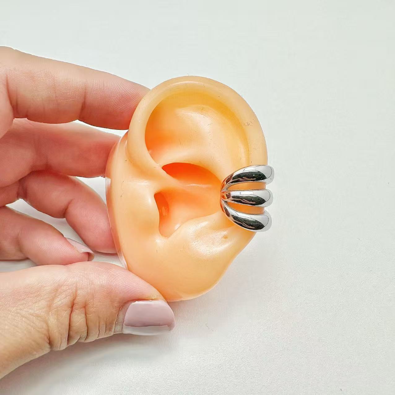 (E039)Ear cuff