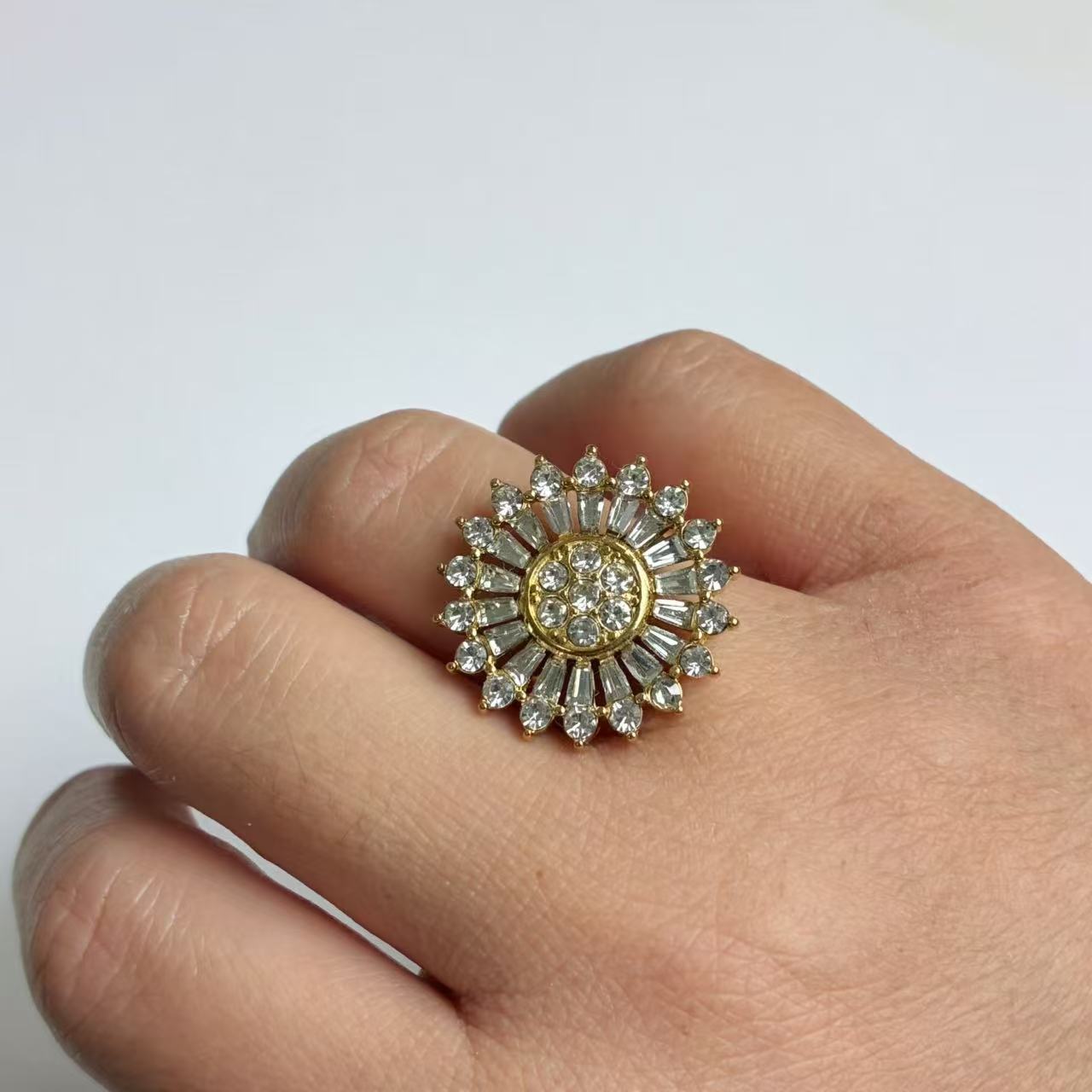 Anello Fiore di Zirconi – Acciaio Inossidabile