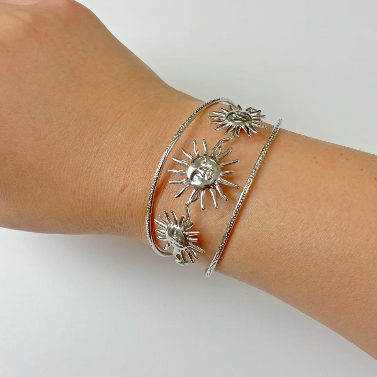 Bracciali semirigidi