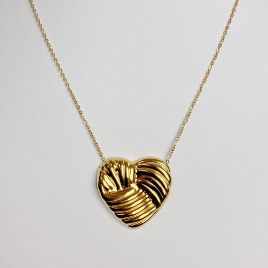 Collana “Cuore Twisted” – Eleganza Scultorea dal Carattere Unico