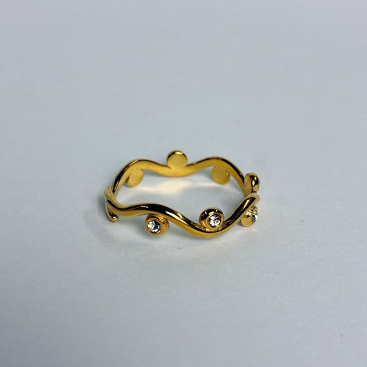 Anello “Onde Preziose” – Movimento Leggero e Brillantezza Discreta