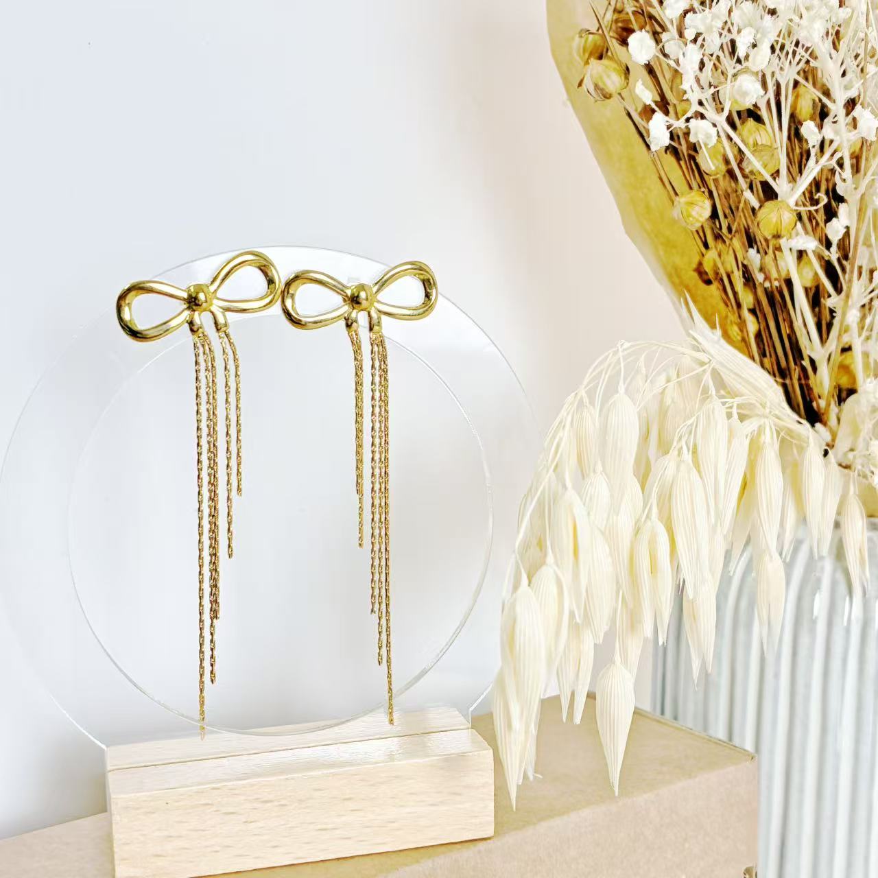 Orecchini “Nastro di Luce” – Grazia e Movimento