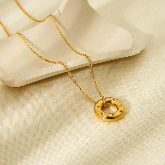 Collana con Pendente Cerchio – Eleganza Minimal e Brillante