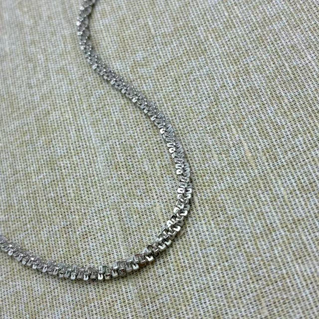 (C344)Collana essenziale