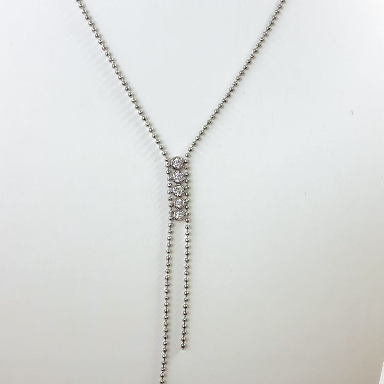 Collana “Eleganza Lineare” – Minimalismo Luminoso con Dettaglio a Cascata