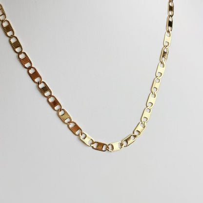 Collana “Maglia Brillante” – Minimalismo Moderno con Dettagli Geometrici