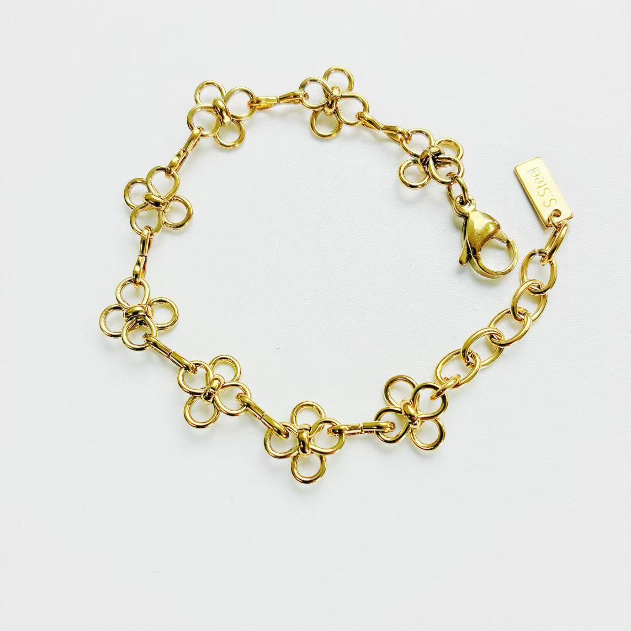 Bracciale con Ciondoli a Fiore