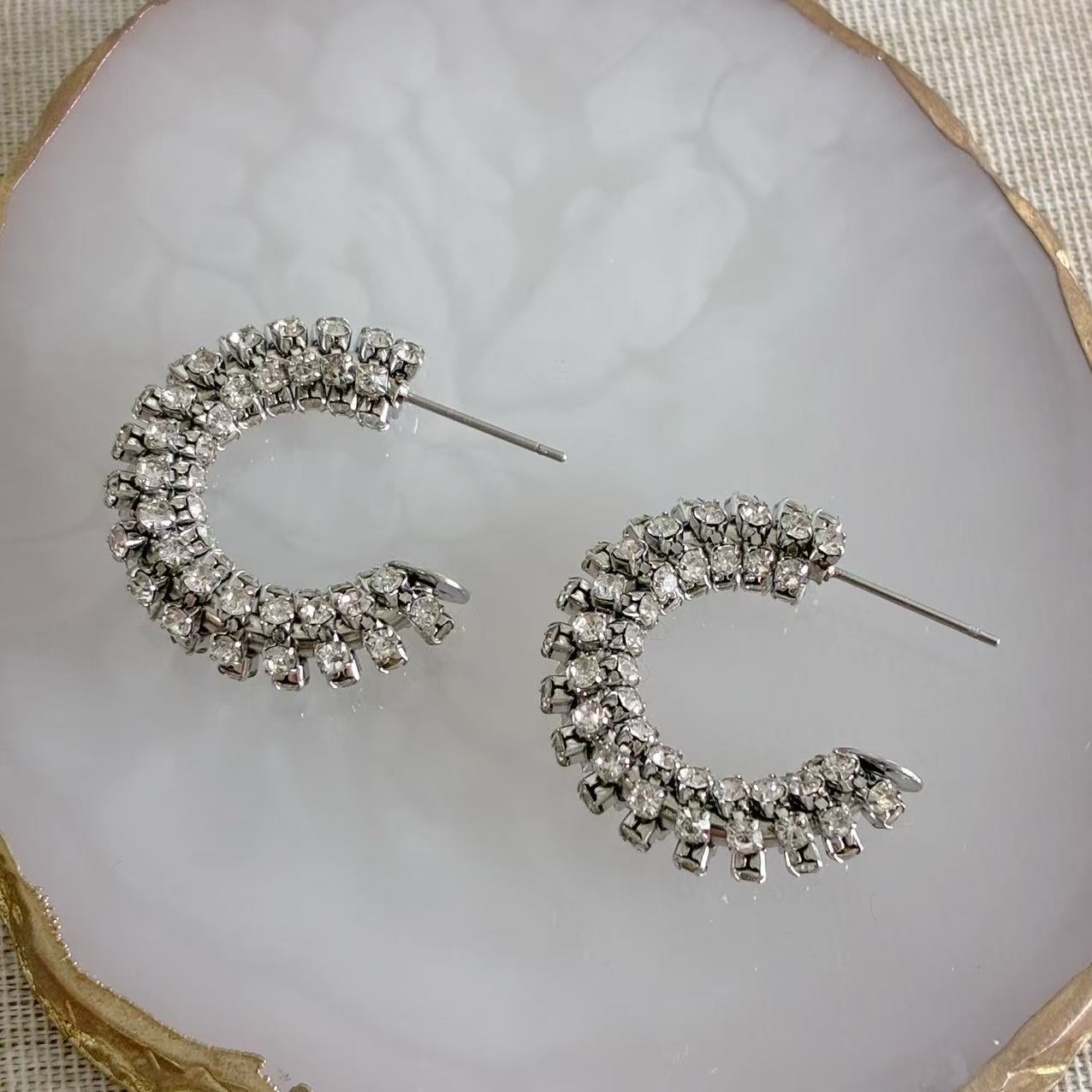 Orecchini “Cerchio di Brillio” – Luce e Raffinatezza