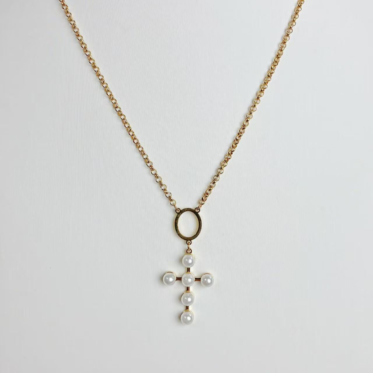 Collana “Croce di Perle” – Eleganza Classica in una Chiave Moderna