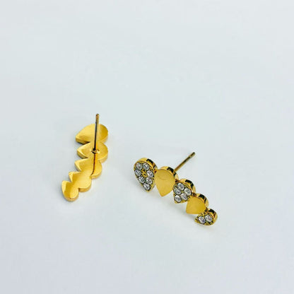Orecchini Ear Climber Cuori Dorati con Cristalli – Romantici e Moderni