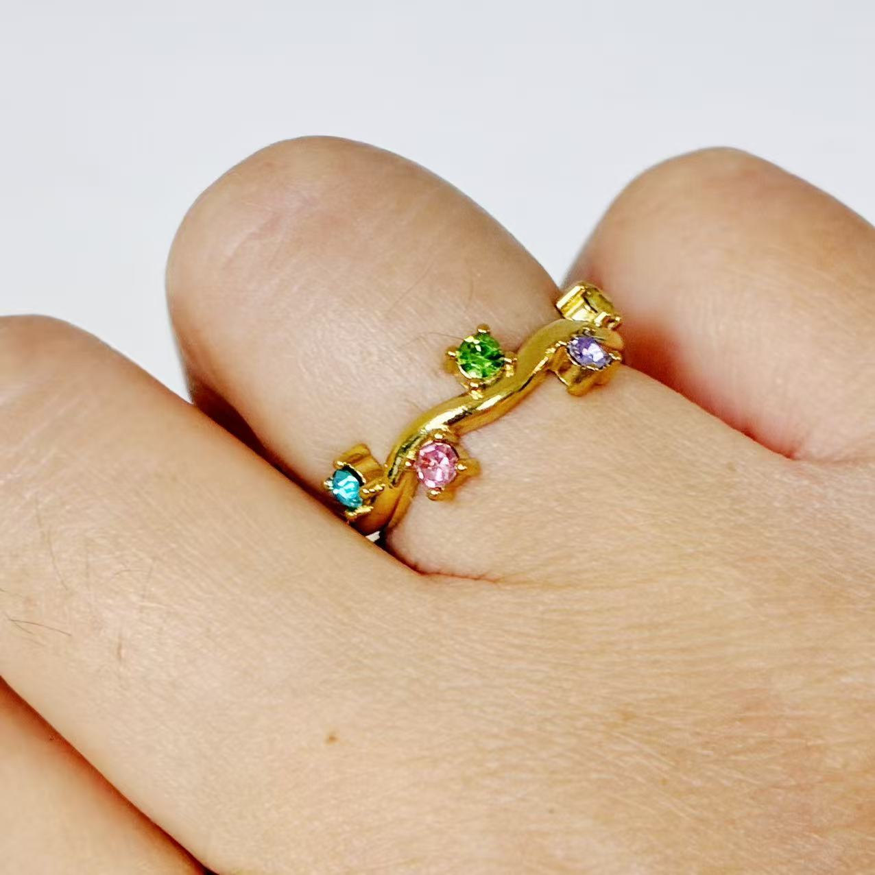 Anello “Onda Arcobaleno” | regolabile | in acciaio inox