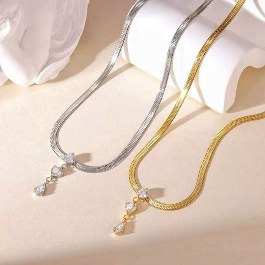 Collana "Serpente di Luce" – Girocollo con Pendente Trilogy