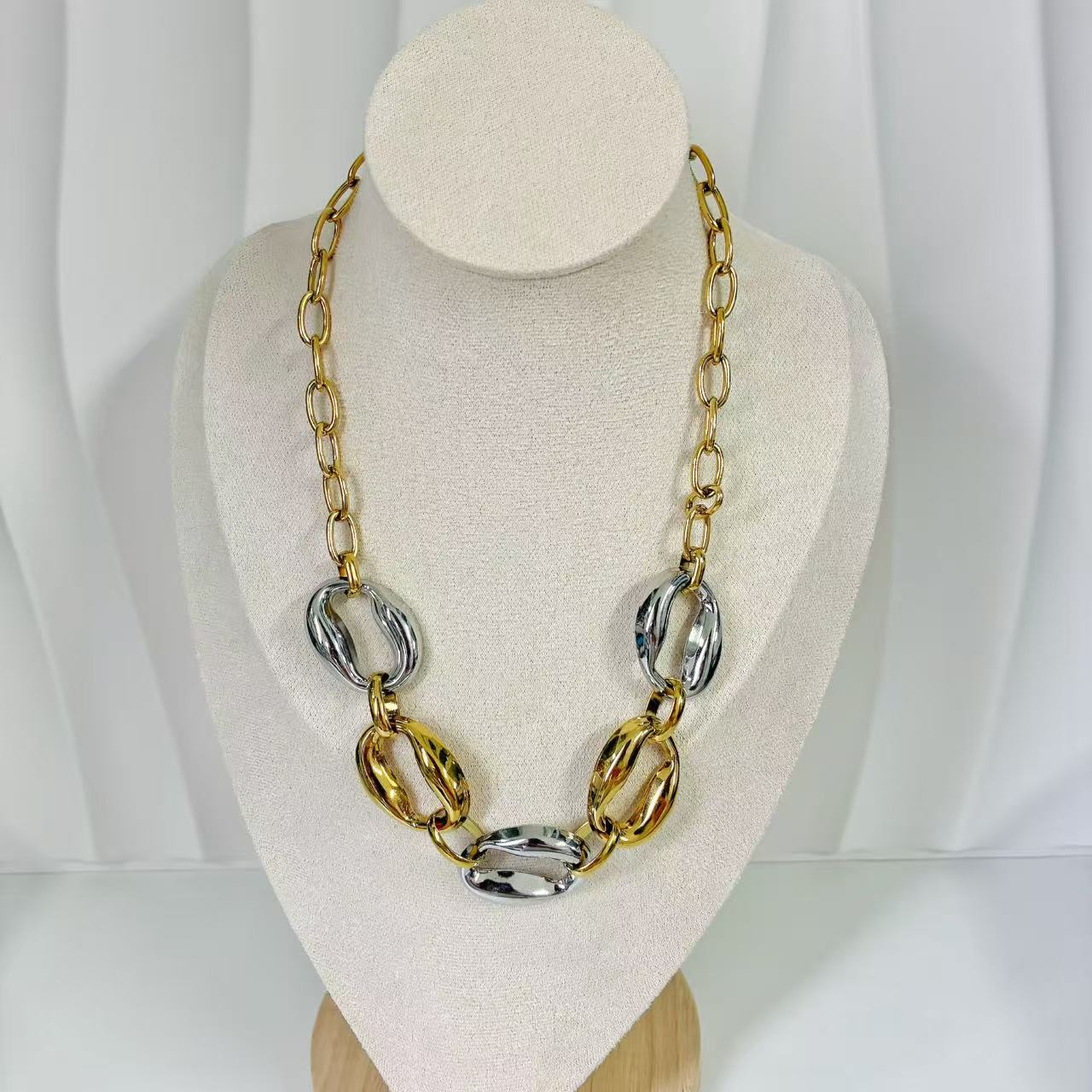 (C192)Collana ciambella bicolore in acciaio inox