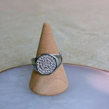 Anello mignolo “Sfera di Brillanti” – L’essenza del lusso moderno