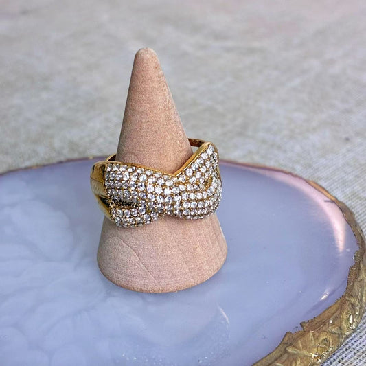 Anello “Intreccio di Luce” – L’eleganza che unisce